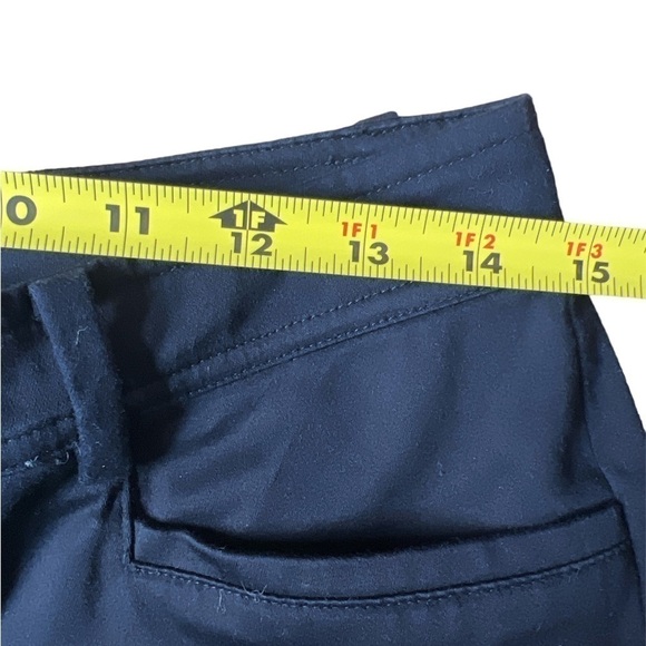 LAUREN Ralph Lauren Woman’s Black Shorts Size 4P - Picture 3 of 10